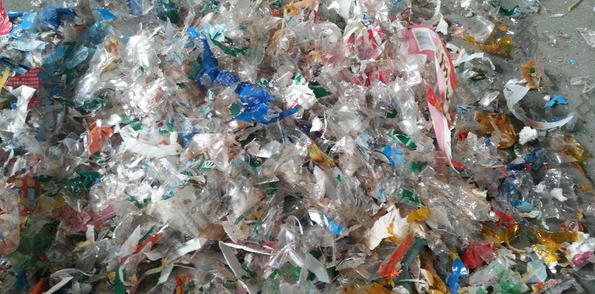 破解固廢處理難題？小型撕碎機(jī)引領(lǐng)行業(yè)破局！